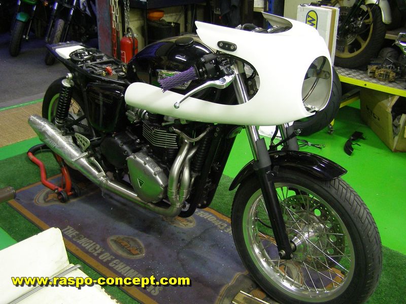 CA AVANCE CE CAFE RACER  TRIUMPH RASPO CONCEPT