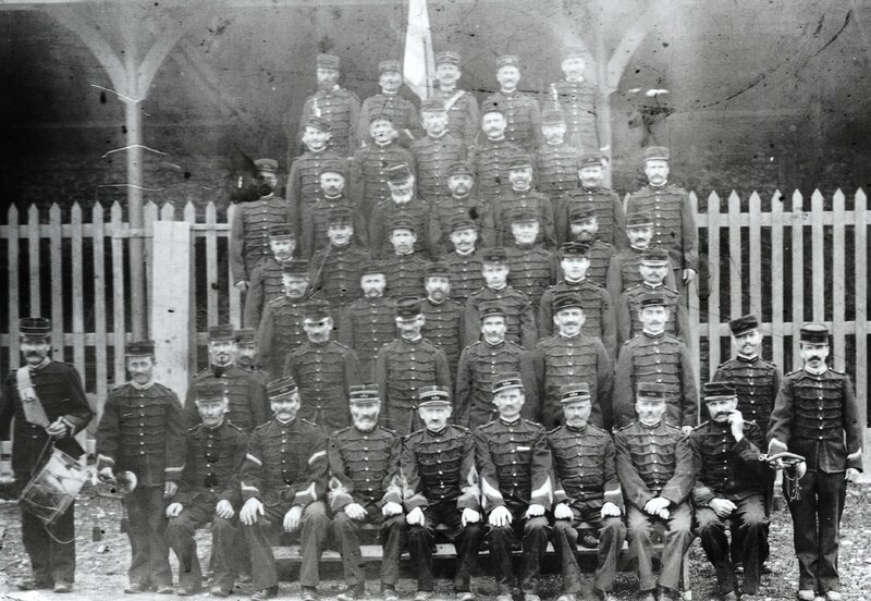 N c la première photo des pompiers de Lompnes vers 1896-1900