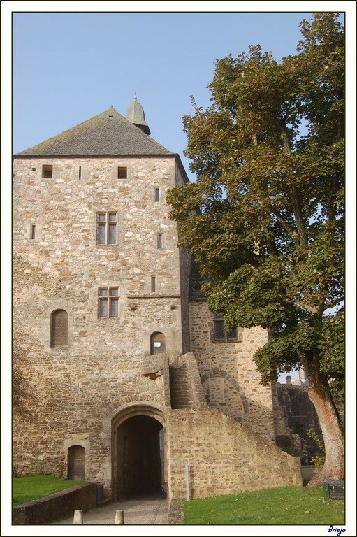 LE CHÂTEAU DE BRICQUEBEC - Balade en Cotentin