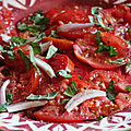La salade de tomates parfumee vanille et fleur de sel tomate-echalote