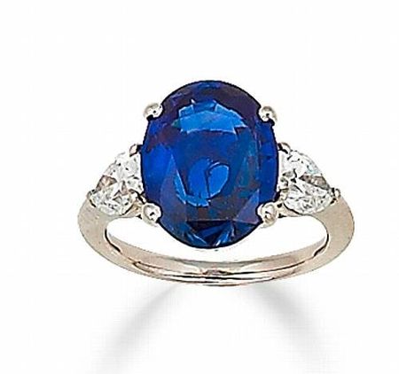 A_sapphire_and_diamond_ring3