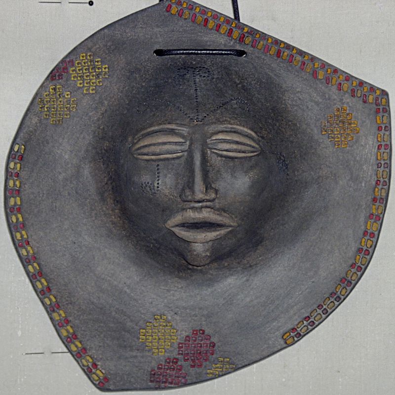 Masque décoré (pendentif)