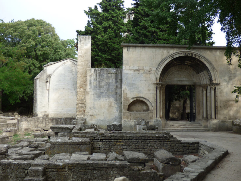 11 Arles Alyscamps (6)
