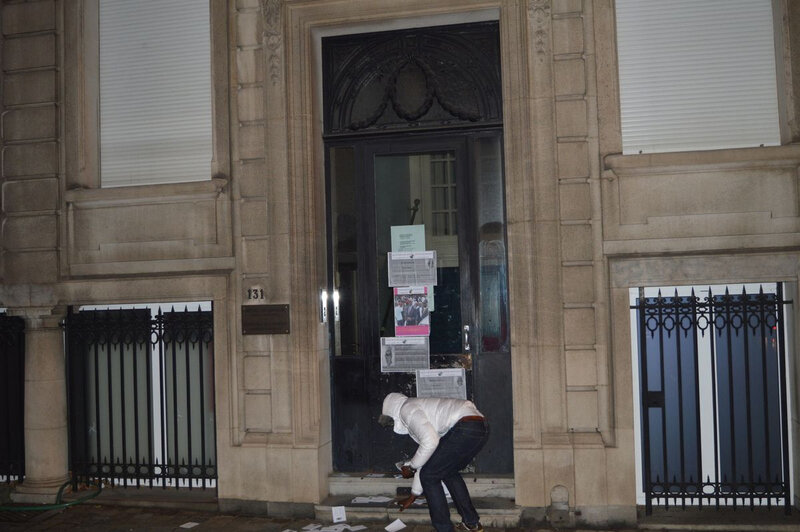 Fracture ,vitre de l'ambassade du CamerounUn membre du CODE attendu au