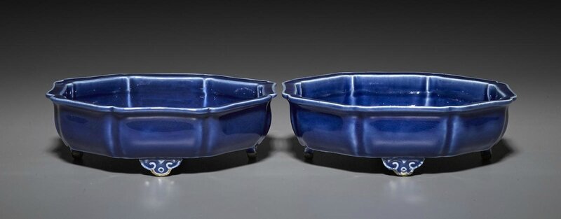 A pair of cobalt glazed octagonal footed basins, Republic period