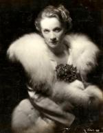 fur_white-portrait-1930s-marlene_dietrich-1