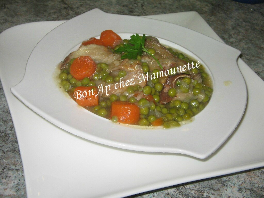 Ragoût Ou Sauté De Veau Carottes Petits Pois Et Joyeuses