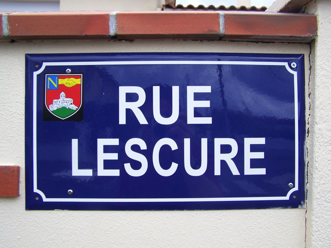 Le Bourg-sous-la-Roche (85), rue Lescure
