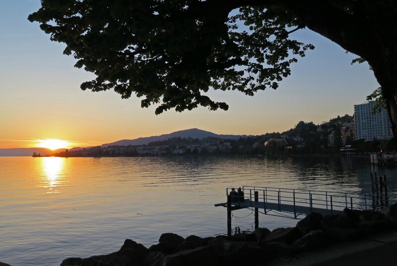 Coucher De Soleil Sur Le Lac De Genève Les émerveillements