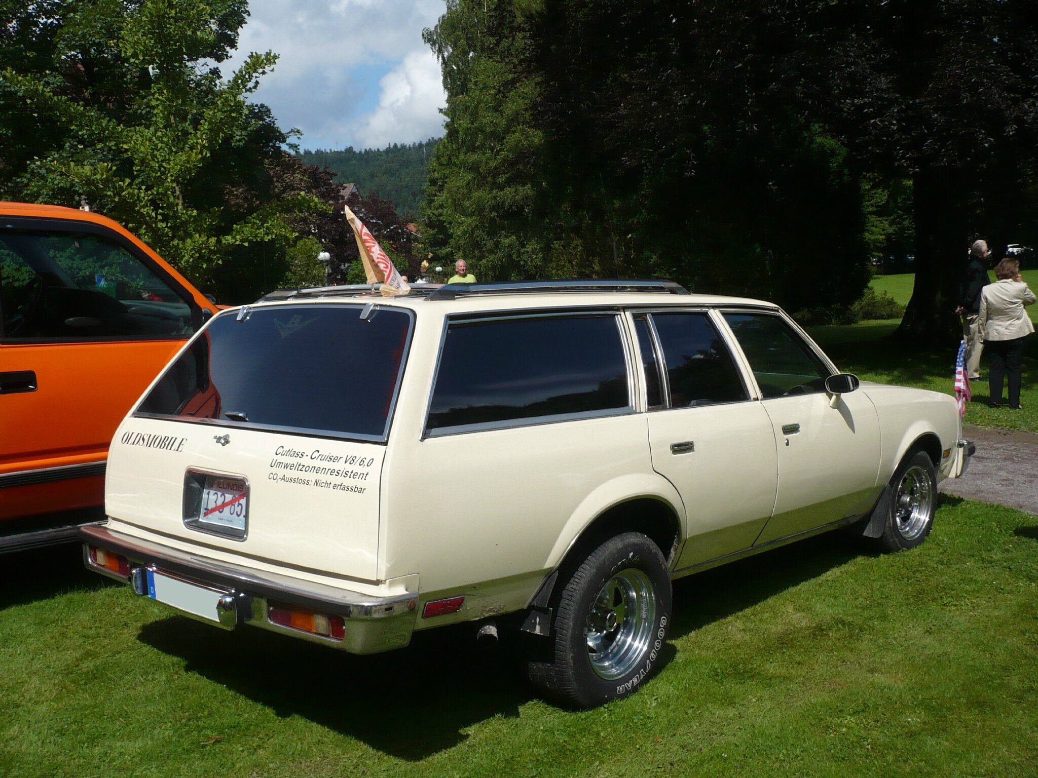 Oldsmobile cutlass cruiser