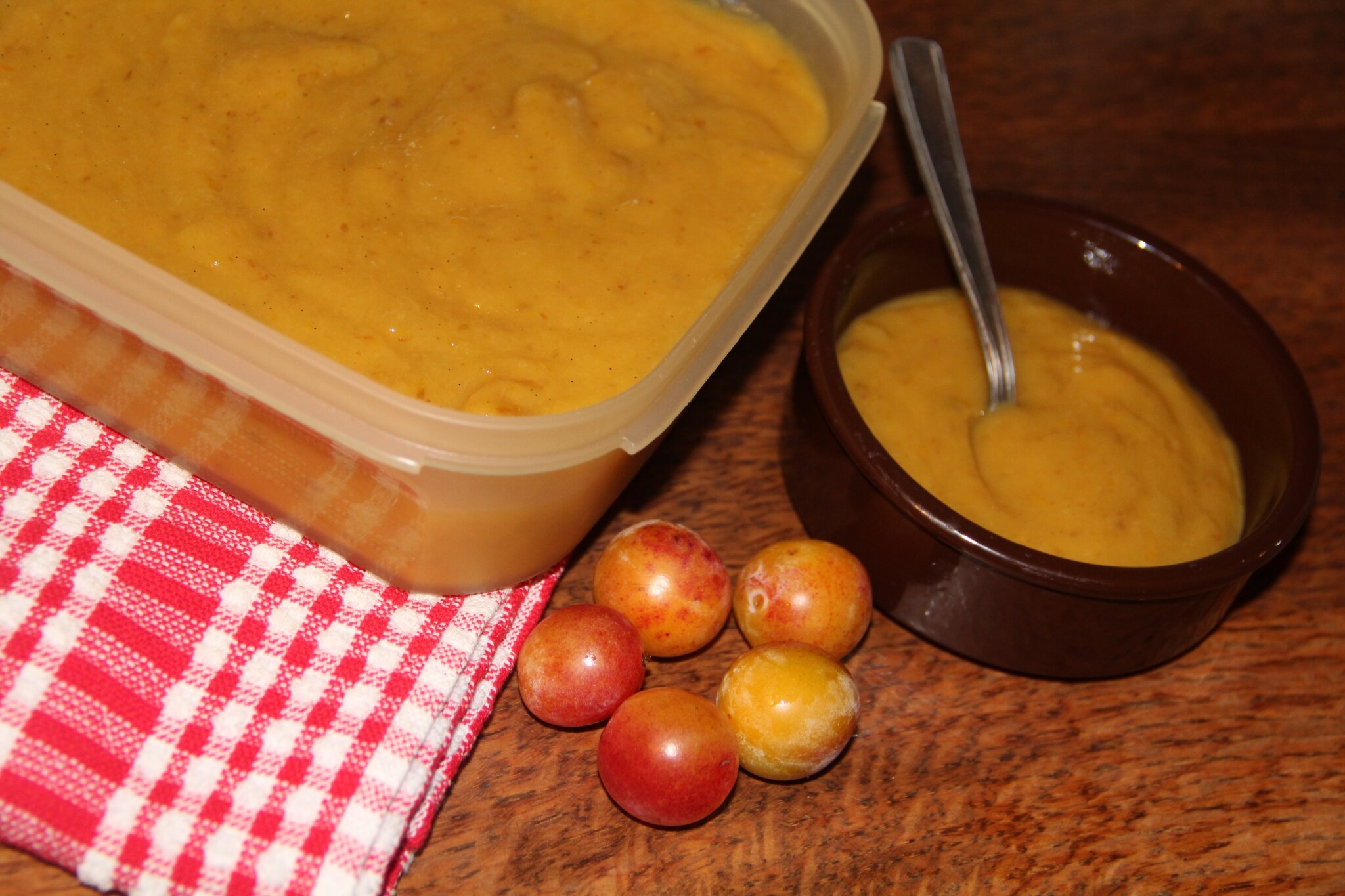 Compote De Mirabelles A La Vanille Du Jardin Et Du Marche A L Assiette Et A La Bouche