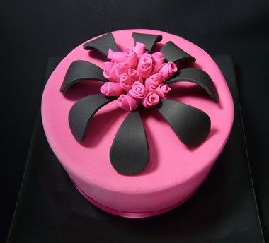 Gateau Pate A Sucre Rose Et Noir