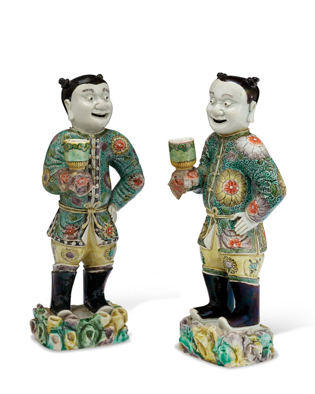 2022_NYR_20906_0071_002(a_pair_of_chinese_export_porcelain_famille_verte_figural_candlesticks023809)
