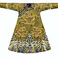 Rare robe brodée en soie, dynastie qing, xviiie siècle