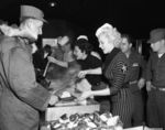1954_02_18_korea_2nd_division_lunch_with_jeanOdoul_by_walt_durrell_1