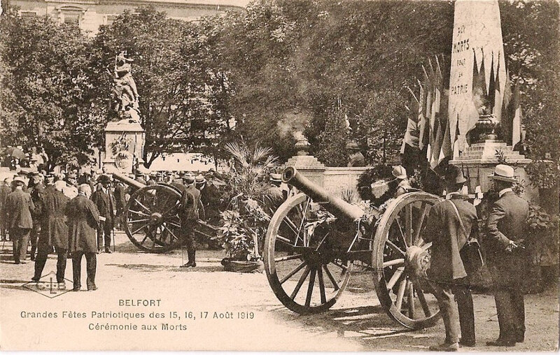 1919 08 15 Belfort CPA Fêtes patriotiques Place d'Armes Cérémonie aux morts