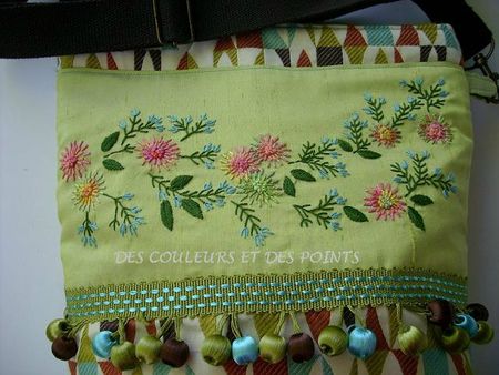 SAC POMPON VERT POMME détails