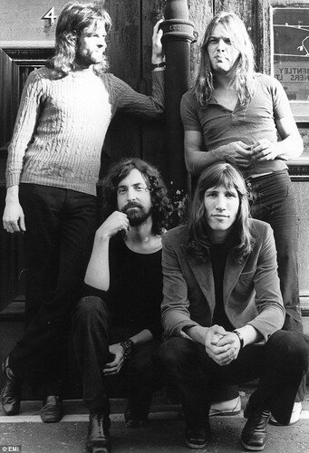 Pink-Floyd-1970s-pink-floyd-29395688-341-500