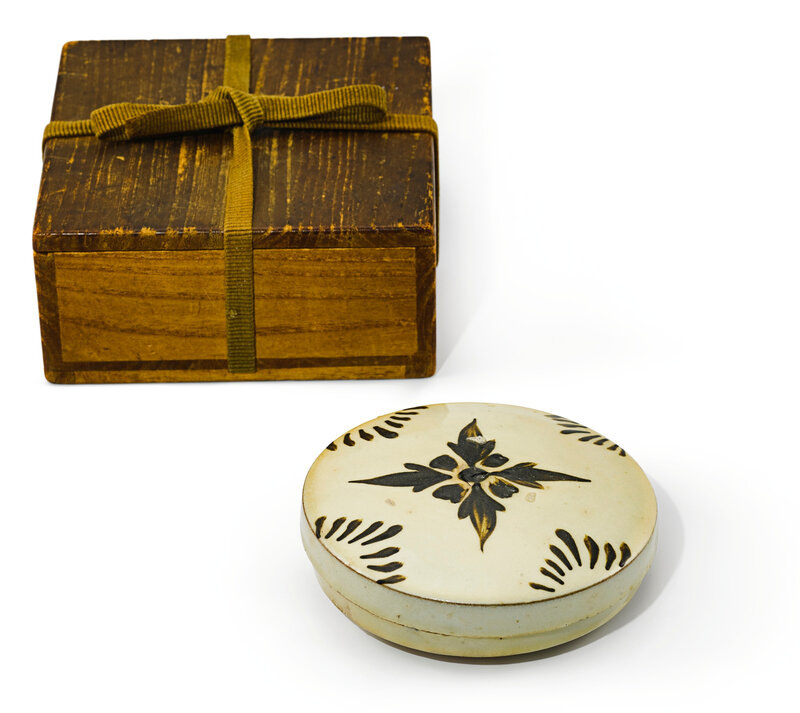 A Yaozhou brown-painted 'Floral' box and cover, Song dynasty (960-1279)
