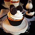 Cupcake black and white