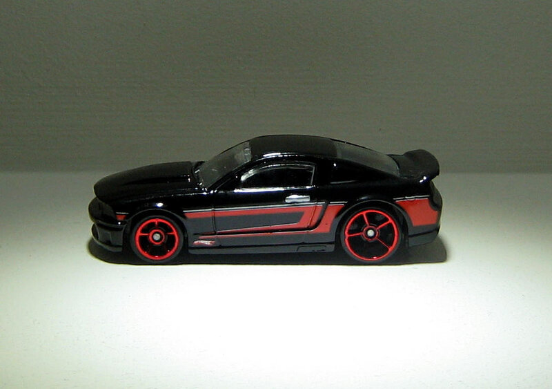 Ford mustang de 2007 (Hotwheels 2011)