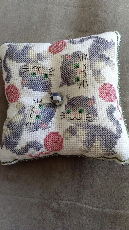 PETIT COUSSIN MOTIF " CHATS "