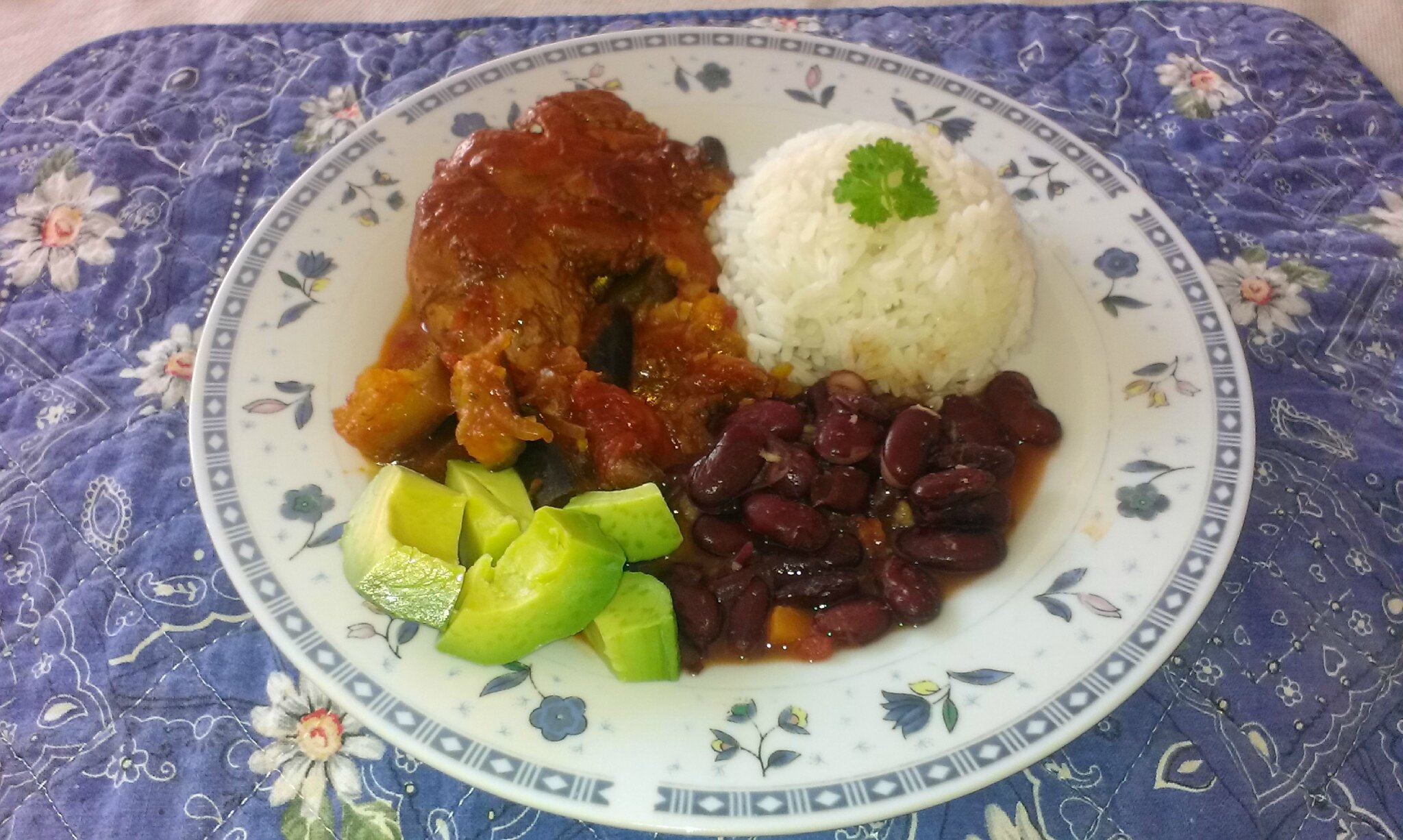 Pollo Guisado Ou Ragout De Poulet A La Dominicaine Les Marmites De Marphyl