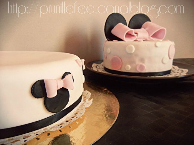 Sweet Table Minnie Mouse Rose Cupcakes Minnie Mouse Et Wedding Cake Minnie Mouse Pink Prunille Fait Son Show