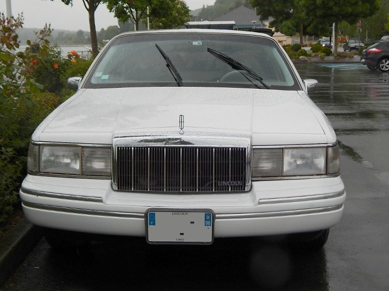 LincolnTowncar1992av