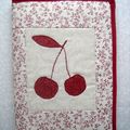 Protège-carnet cerises
