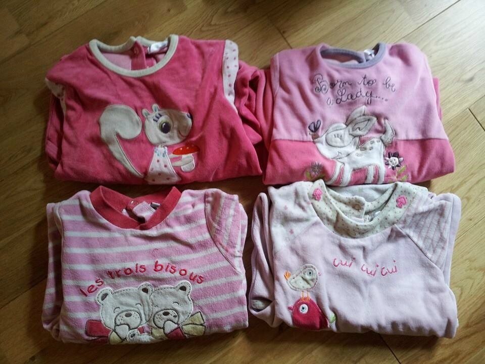 Vendu Lot De 4 Pyjamas Bebe Fille Hiver 18 Mois En Bon Etat 12 Euros Kidshop Blog De Vente D Articles Enfants Et Maison Neufs Ou D Occasion
