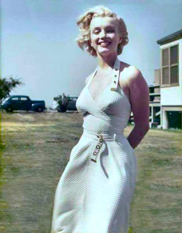 1951-08-MM_in_white_dress-studio_Fox-AYAYF-010-1