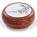 Rare boîte couverte en laque rouge sculpté et émaux de canton. chine, dynastie qing, marque et époque jiaqing (1796-1820)