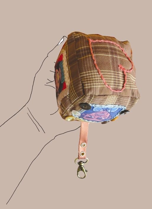 porte_clef_en_main