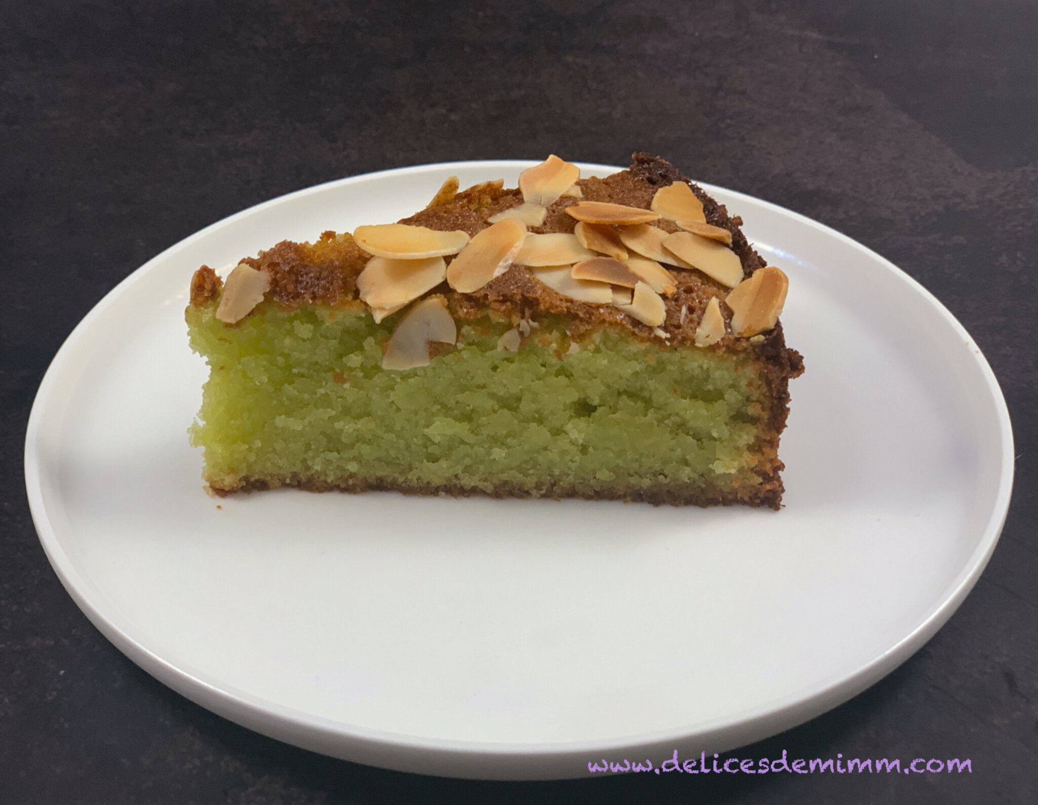 Gateau Fondant Aux Amandes Et Aux Pistaches Les Delices De Mimm