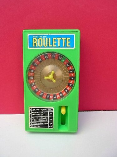 Fisher Price, place au téléphone à roulettes ! Au fond, un téléphone  Socotel coloré, revu et corrigé pour les plus petits ! - Loulou et Gaga