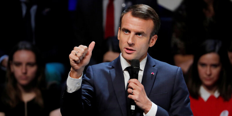 Gilets-jaunes-comment-Emmanuel-Macron-prepare-la-sortie-de-crise