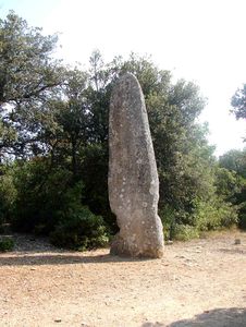 Lussan_Menhir_de_la_Pierre_Plant_e_3
