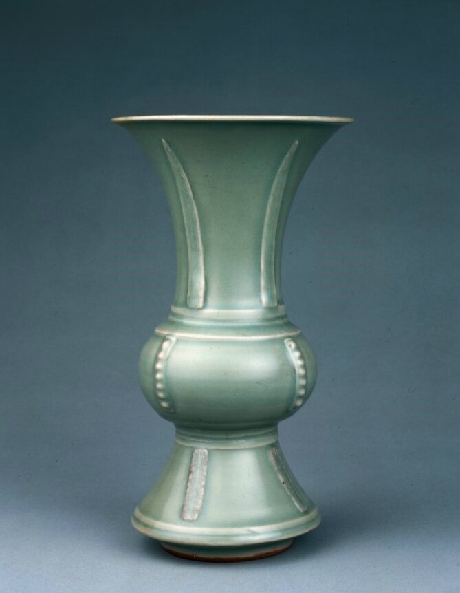 Vase modelled after an ancient bronze, Yuan dynasty, AD 1280–1368