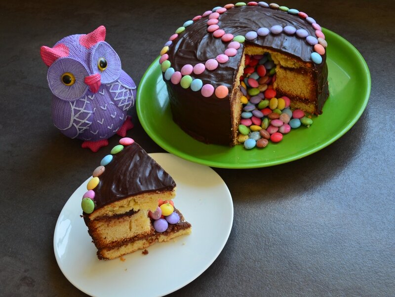 pinata_cake_gateau_chocolat_smarties_la_chouette_bricole__3_