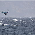Le saut classic en windsurf !...