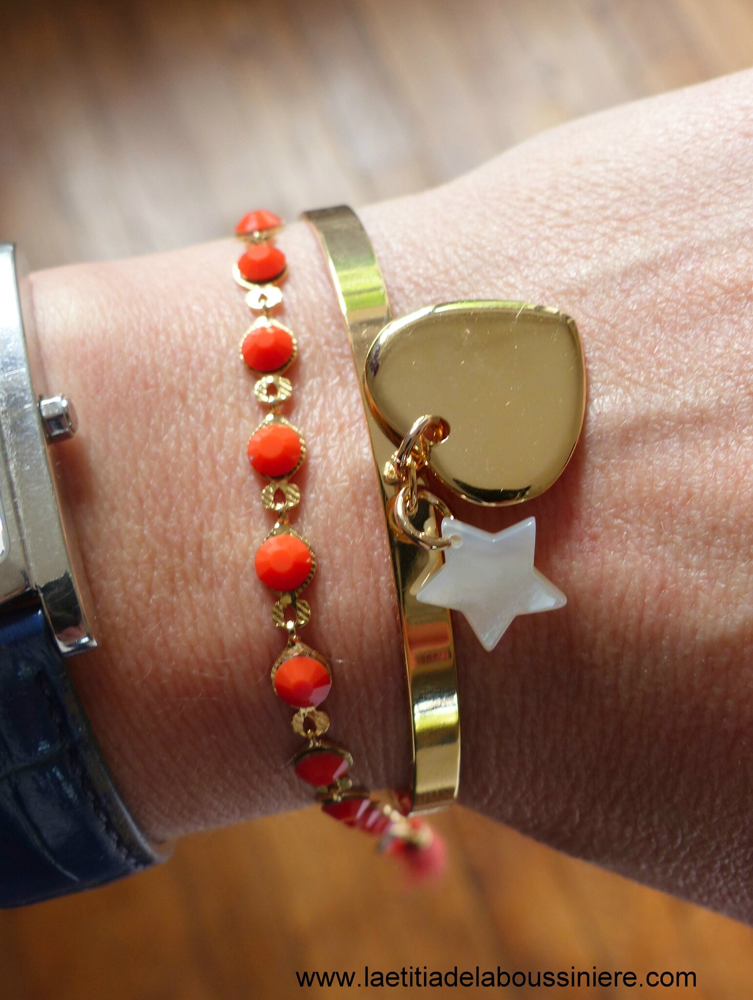 Demi jonc Love my children (coeur en plaqué or et étoile en nacre) avec le bracelet Kibrille corail - 66 € et 25 €