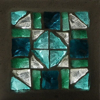 Exemple de coloration d'après une dalle de verre de Clotilde Gontel