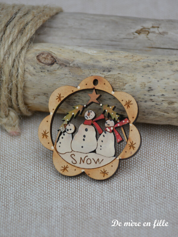 médaillon trio de bonhommes de neige