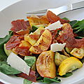 Salade tiède de pêches, courgettes et prosciutto, sans gluten et sans lactose