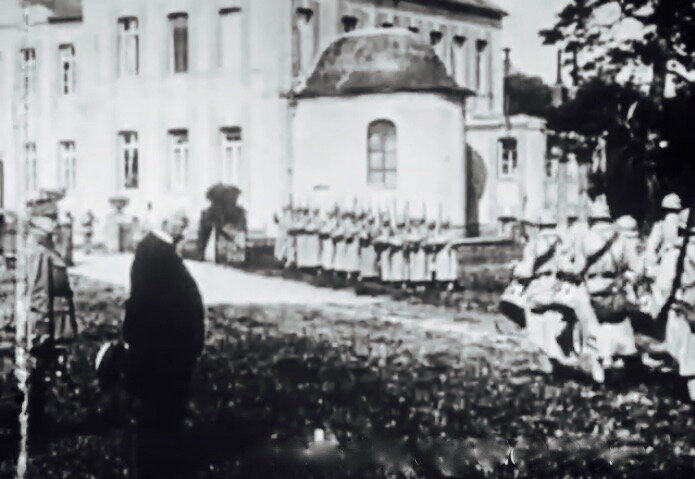 Foch-Clemenceau-Chateau-23aout-1918