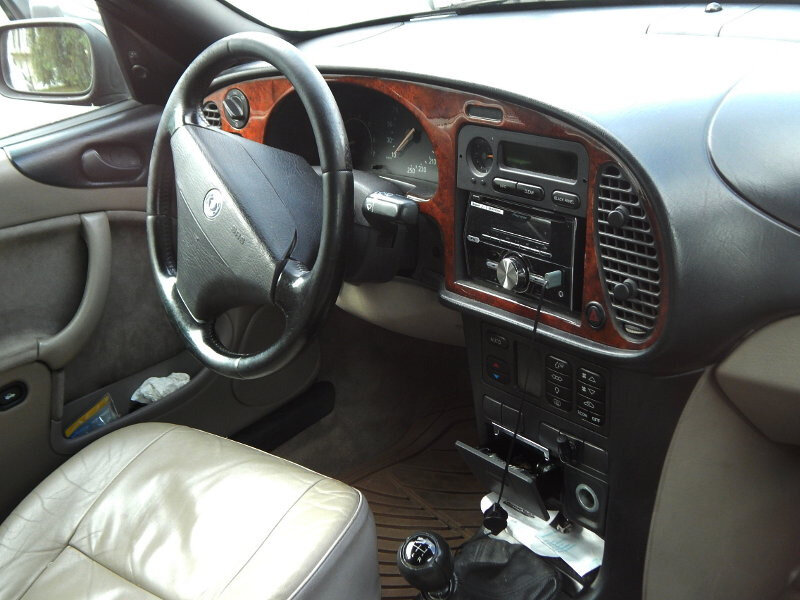 Saab900SENGCabint