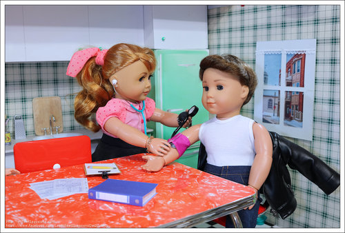 Comment articuler les membres des poupées American Girl (tutoriel) - How to  articulate limbs of American Girl dolls (tutorial) - Les mille et 1  passions de Guyloup