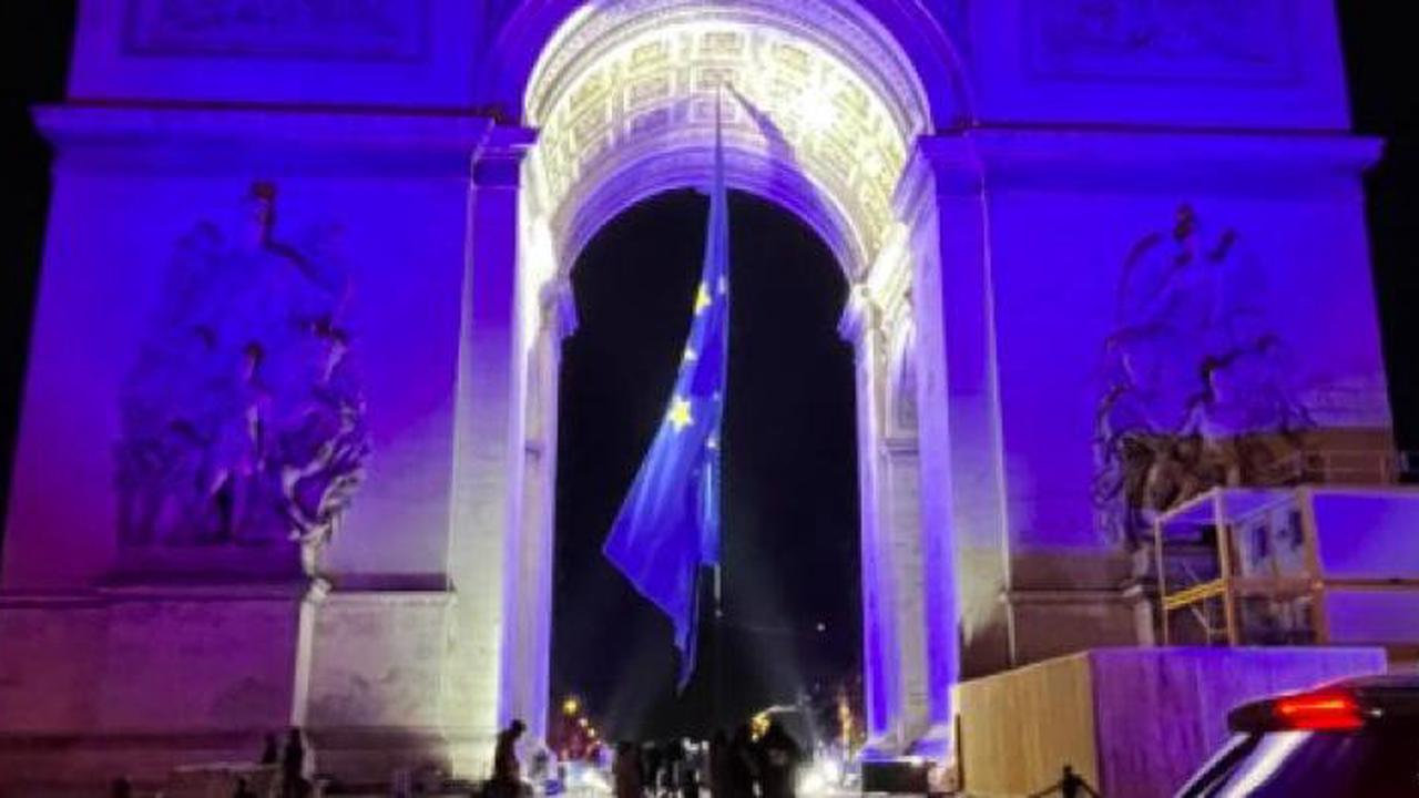 Le drapeau français sera «évidemment réinstallé» à l'Arc de Triomphe, dit  Beaune