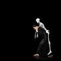 Marina Abramovic, Carrying the skeleton I, 2008. Crédit : Adagp, Paris 2010